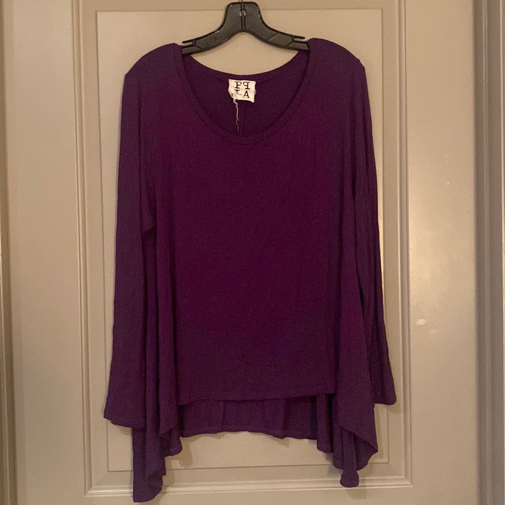 Long sleeved tee